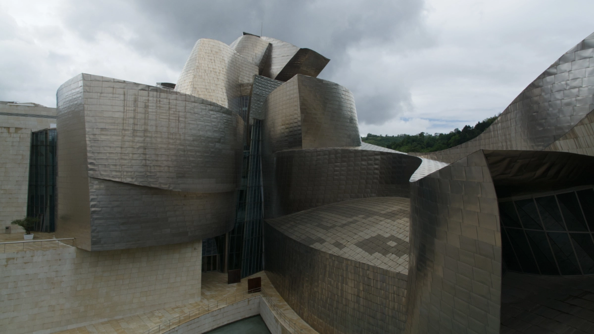Guggenheim Bilbao, by Frank Gehry on a rainy day